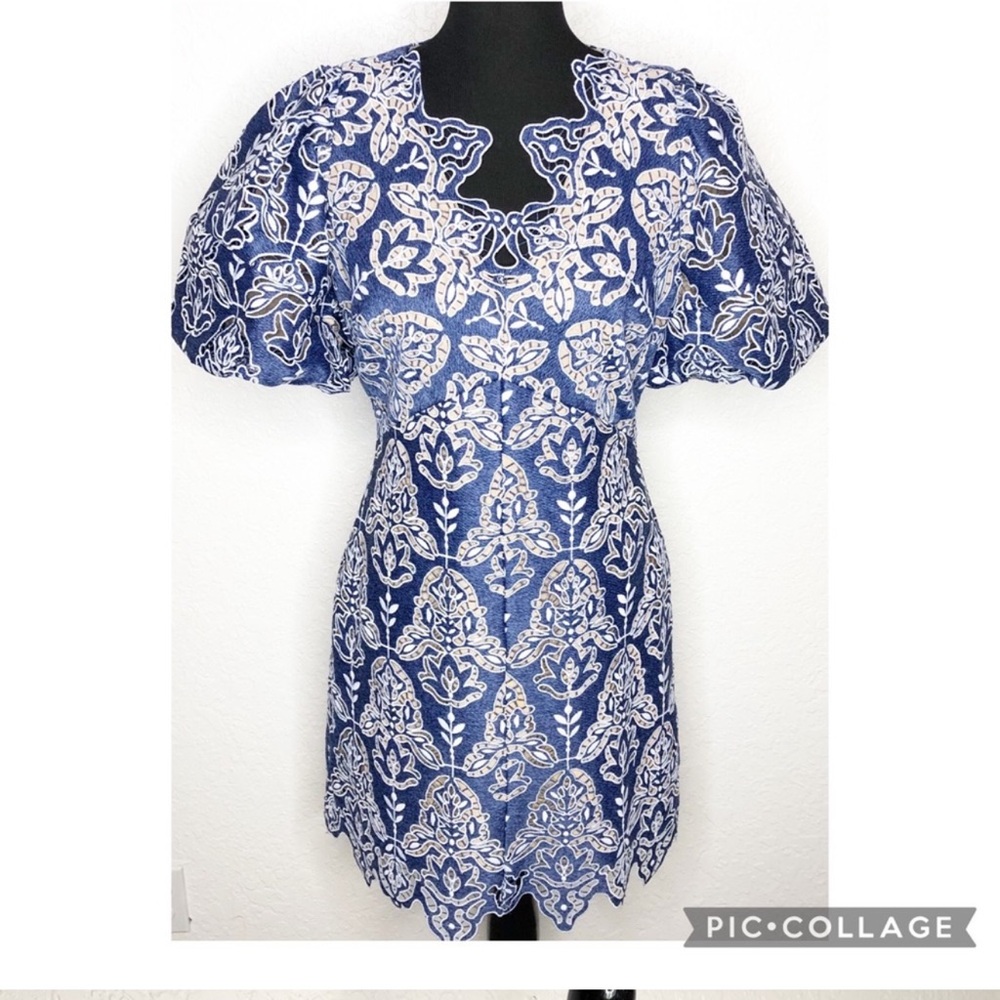 Elliat Imogen Jacquard blue white lace puff sleeve dress size Large